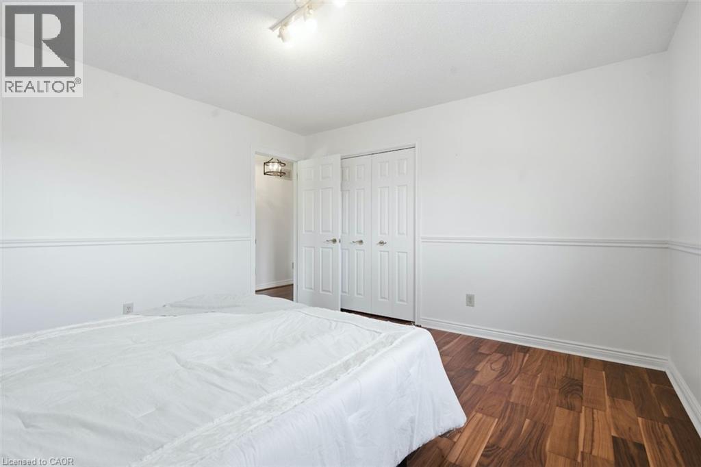 12 SUMNER Crescent - 24