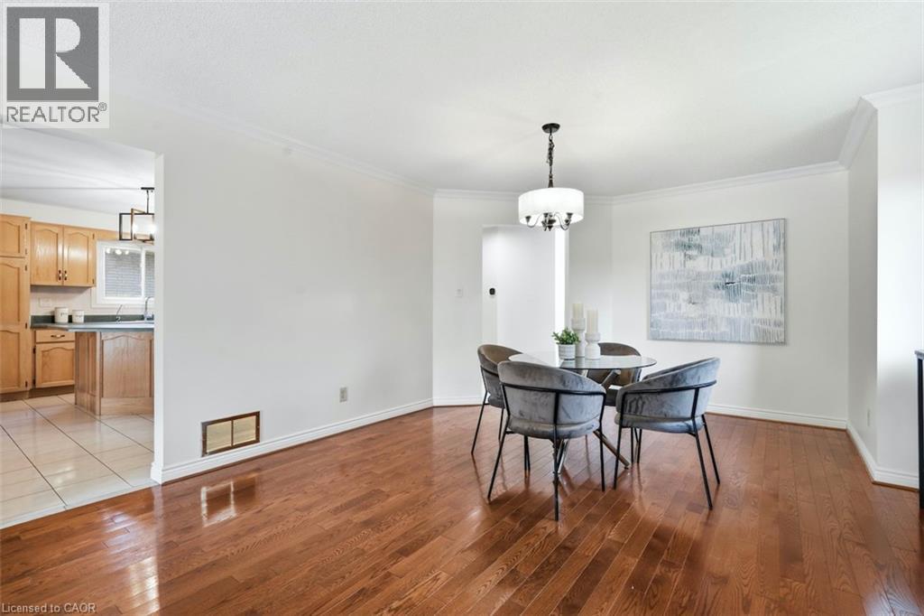 12 SUMNER Crescent - 7