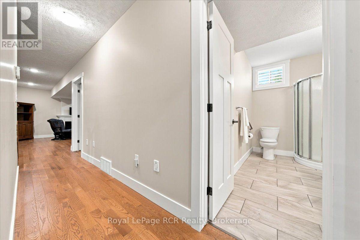 323 5TH AVENUE W - Image 35