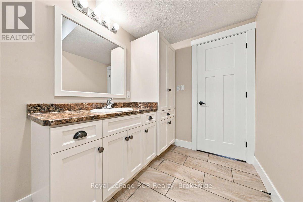 323 5TH AVENUE W - Image 37