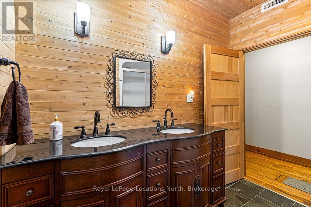 105 CRAIG STREET - 36