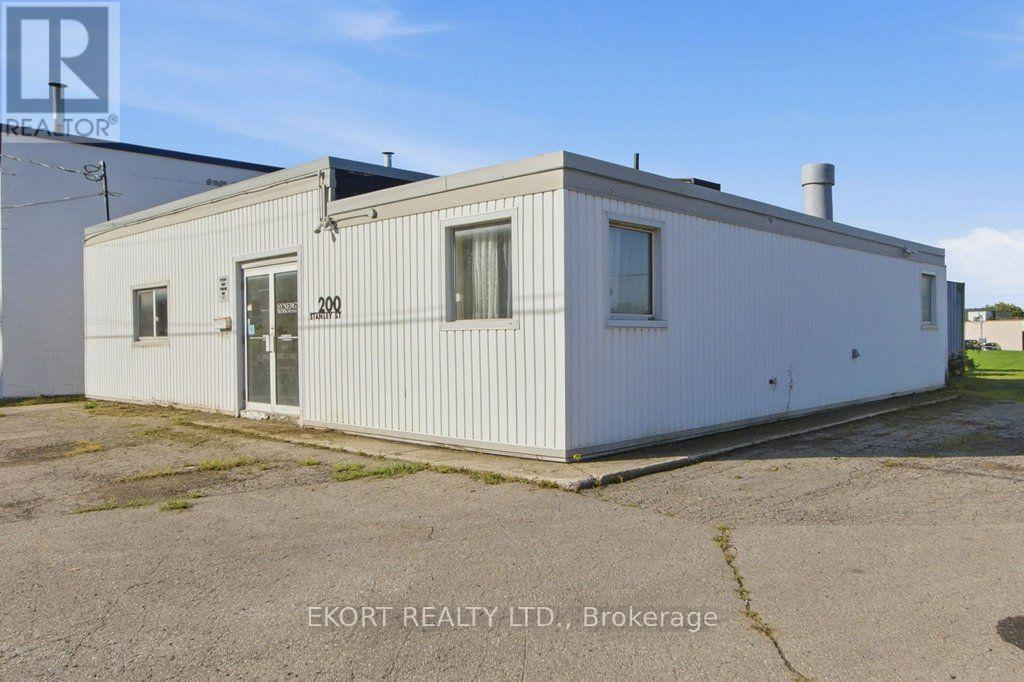 200 STANLEY Street, Belleville (Belleville Ward), Ontario, K8N4A3, Belleville (Belleville Ward), Ontario — photo 2 of 5