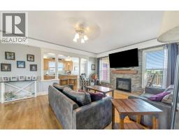 Living room - 407 1 Avenue Nw, Waseca, SK S0M3A0 Photo 6