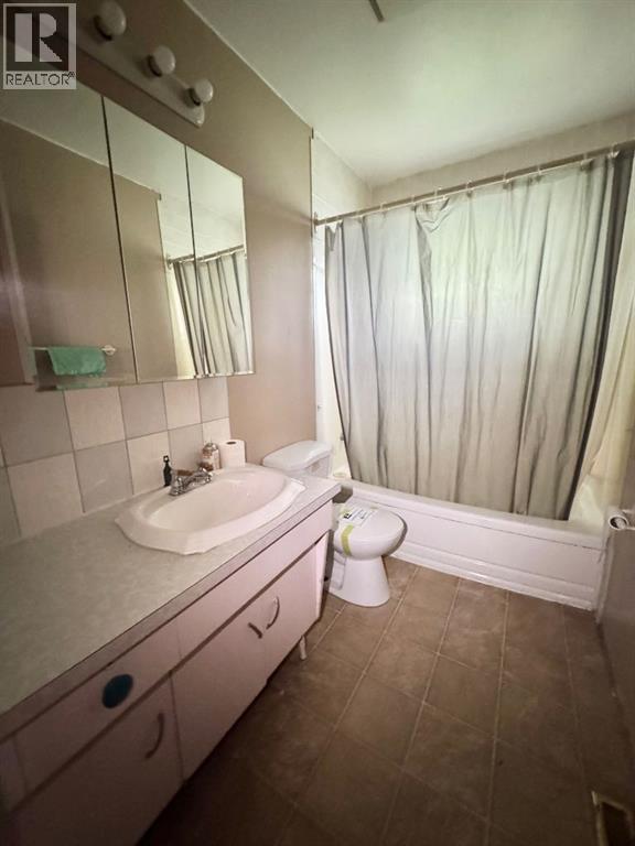 5536 47A Street - Image 5