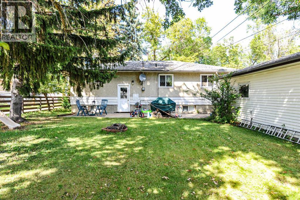 Listing photo – 5911 47 Avenue, Camrose