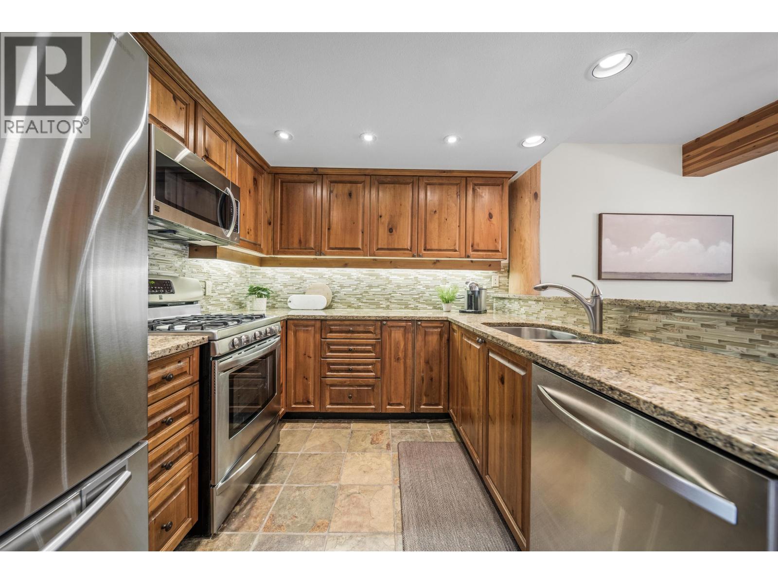 3 2269 NORDIC DRIVE, Whistler