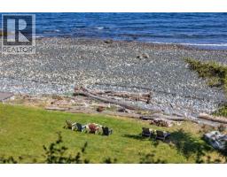 863 Cavin Rd, French Creek, BC V9P1Z9 Photo 24