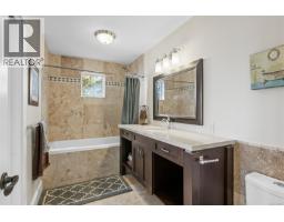 863 Cavin Rd, French Creek, BC V9P1Z9 Photo 59