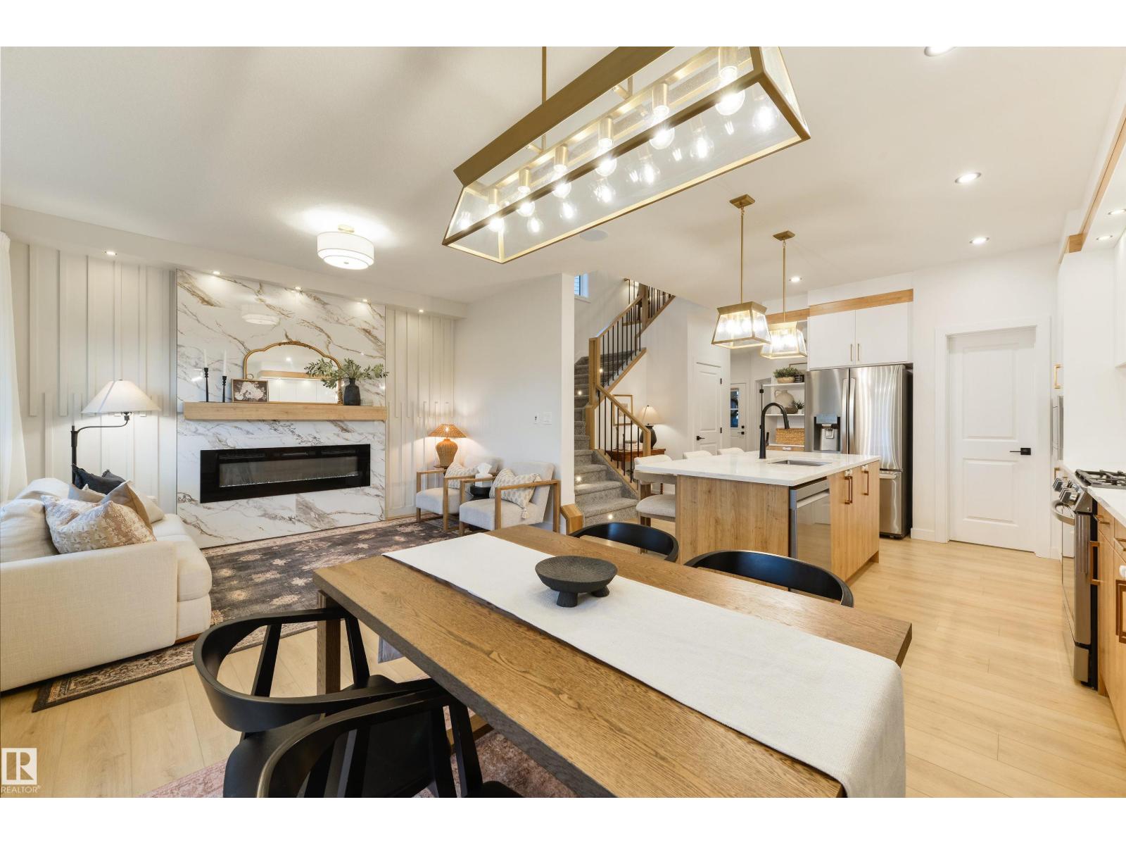 15 ASHBURY CR - 8