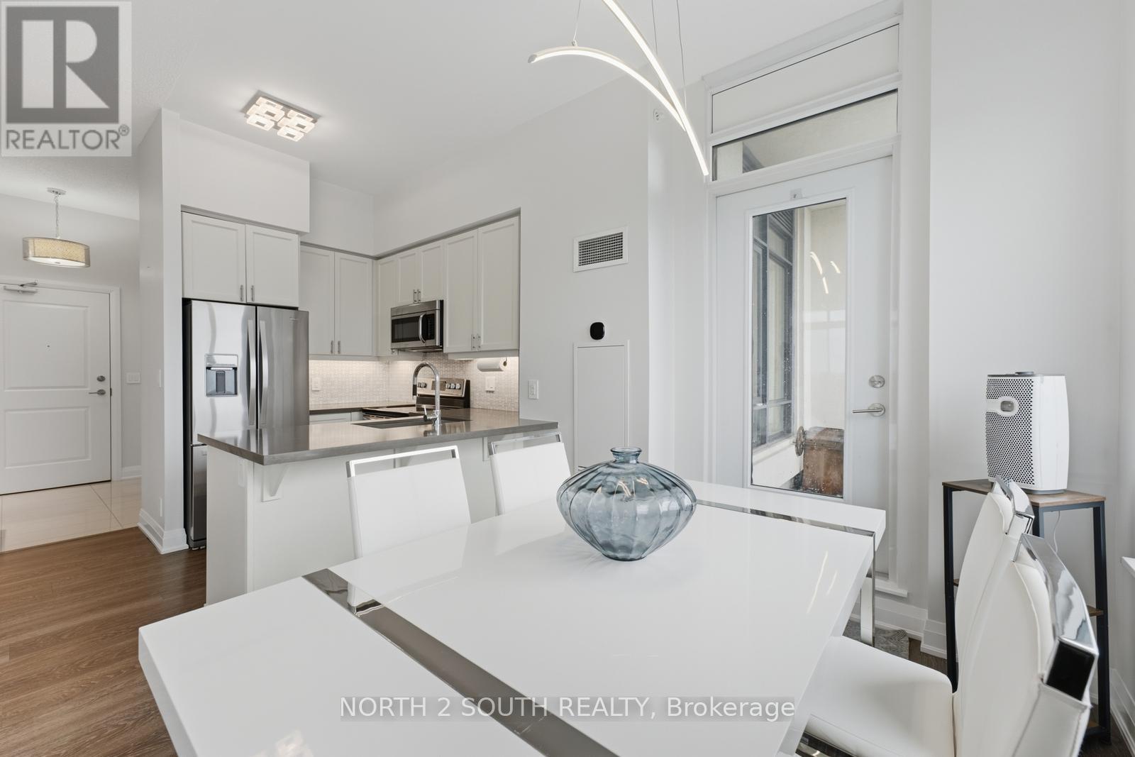 #1015 12 WOODSTREAM BOULEVARD - 14