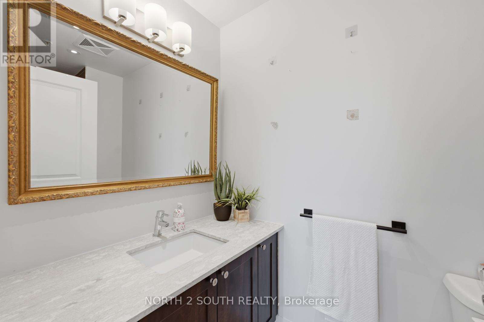 #1015 12 WOODSTREAM BOULEVARD - 30