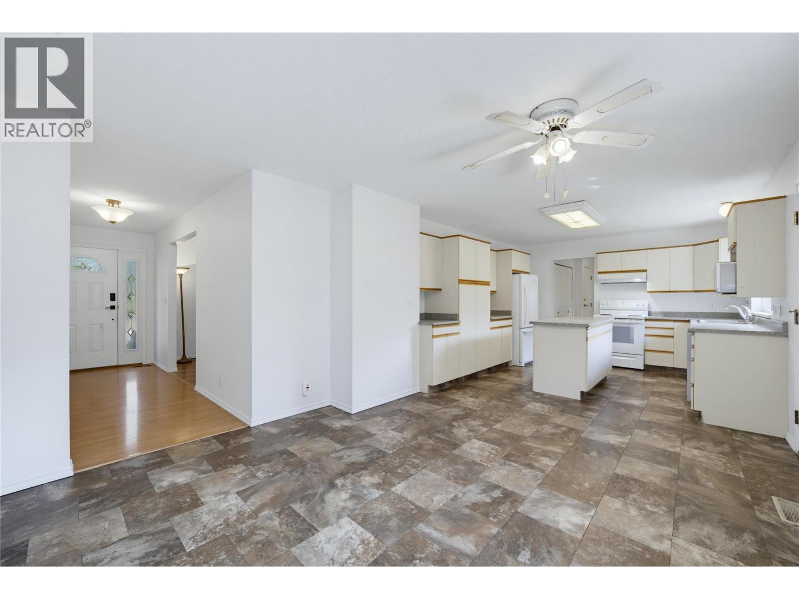 5080 70 Avenue NE - 15