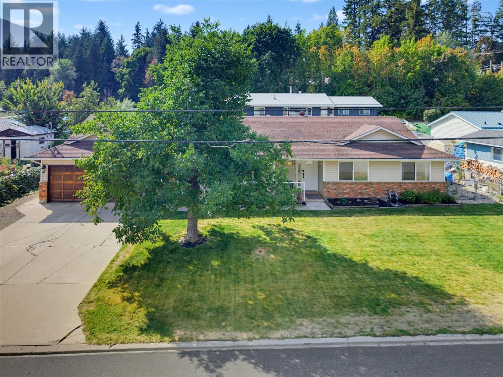 5080 70 Avenue NE - 1