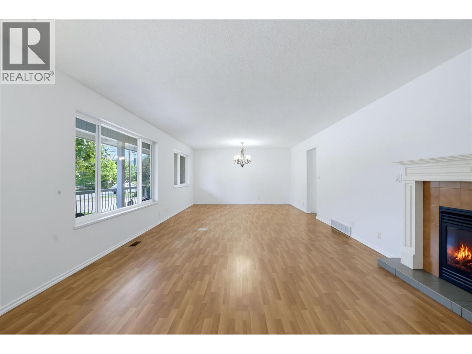 5080 70 Avenue NE - 5
