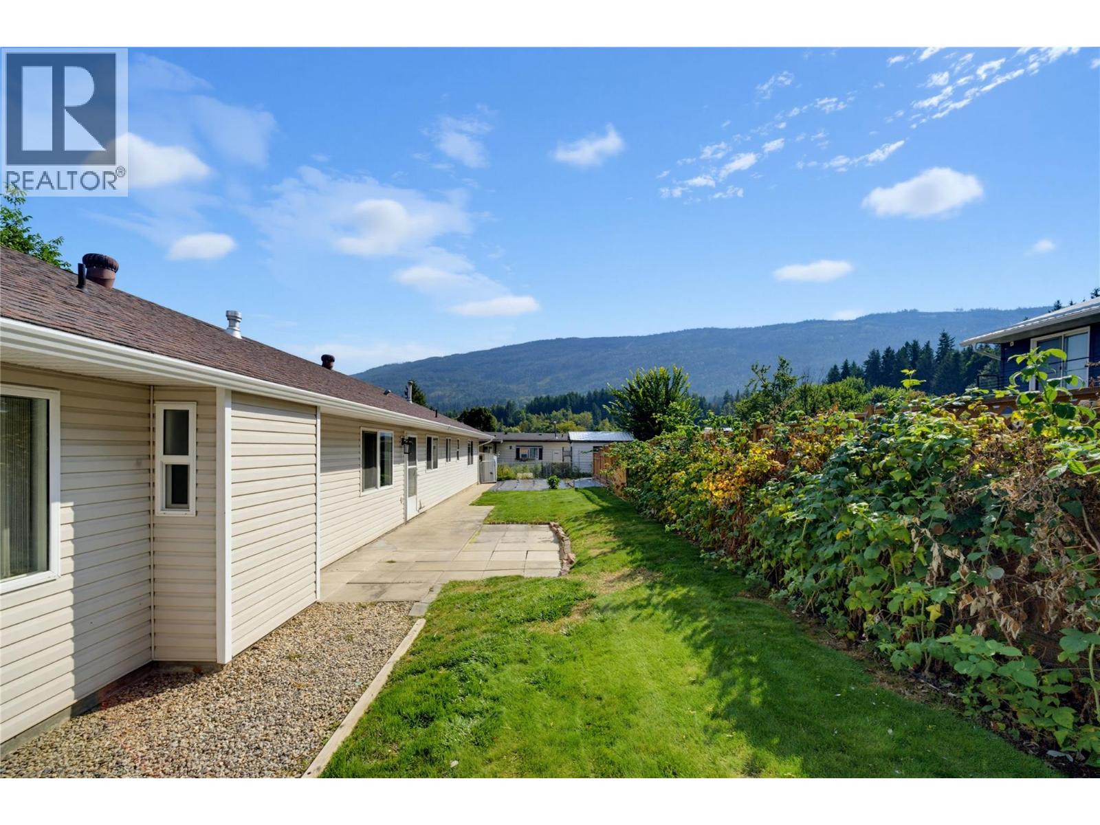 5080 70 Avenue NE - 70