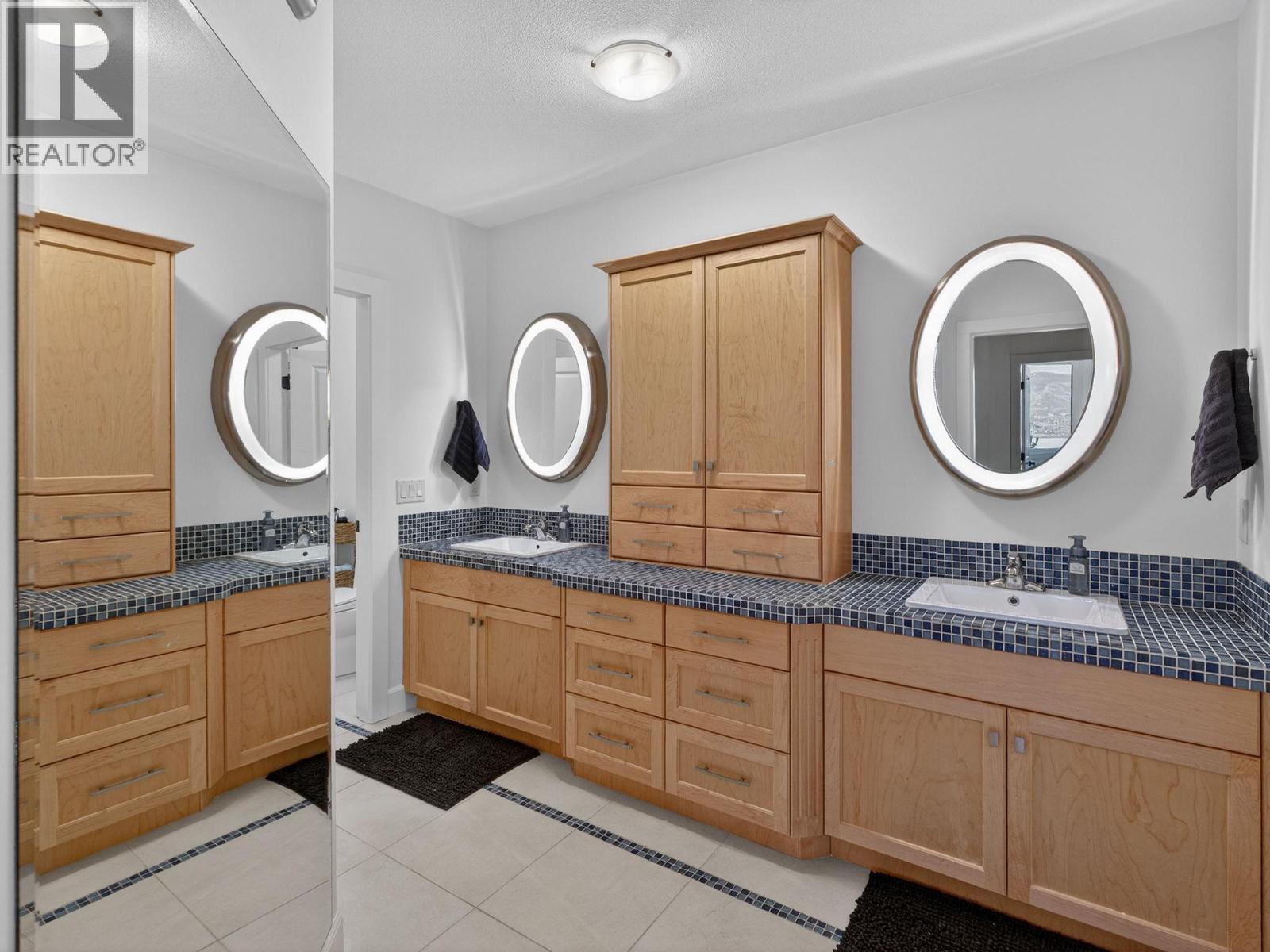 390 Okaview Road - 47