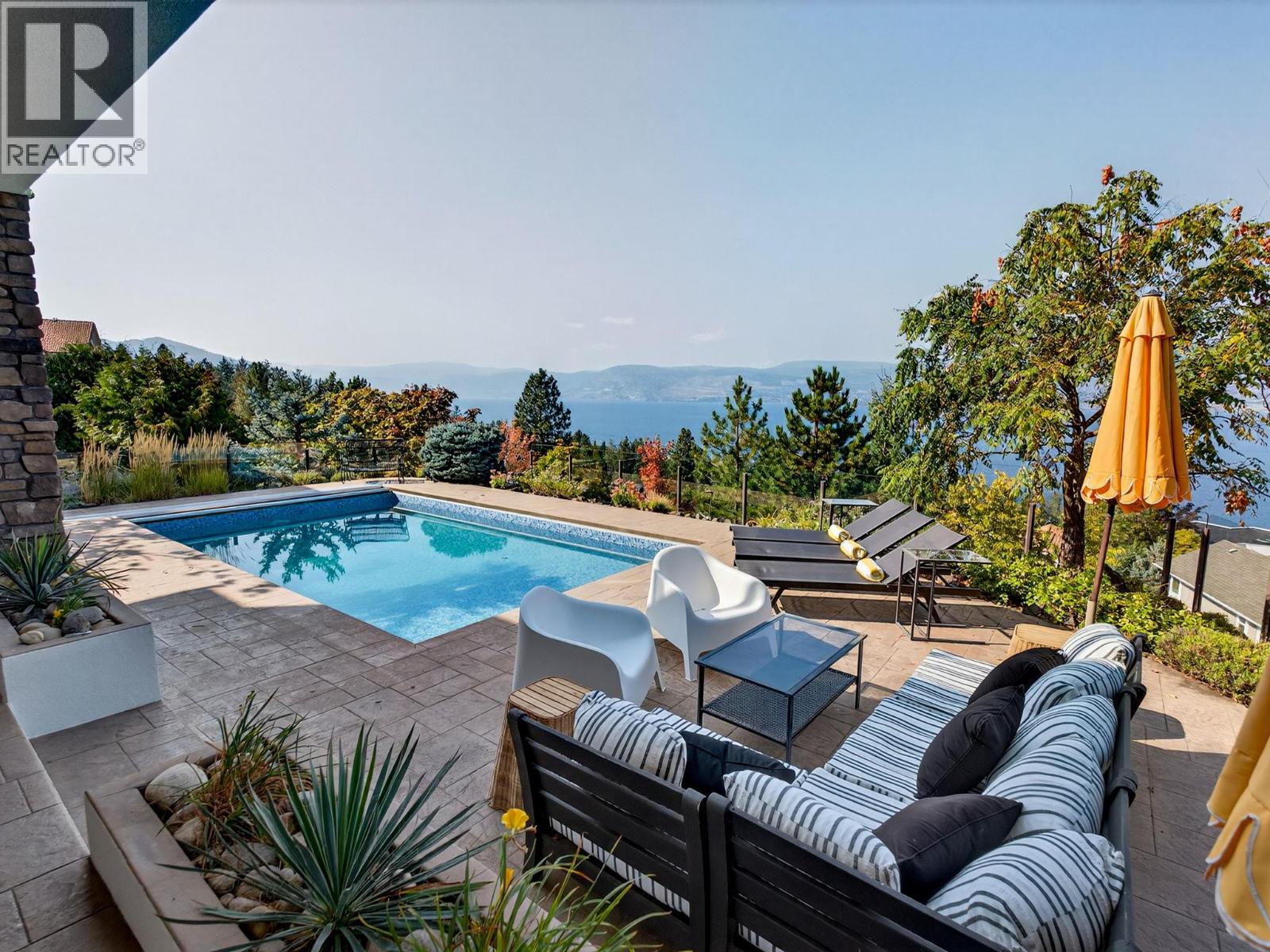 390 Okaview Road - 1