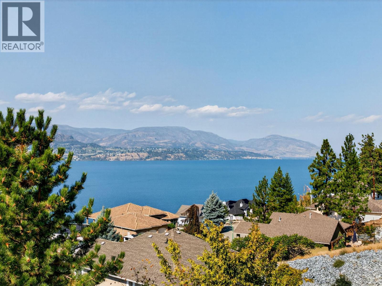 390 Okaview Road - 18