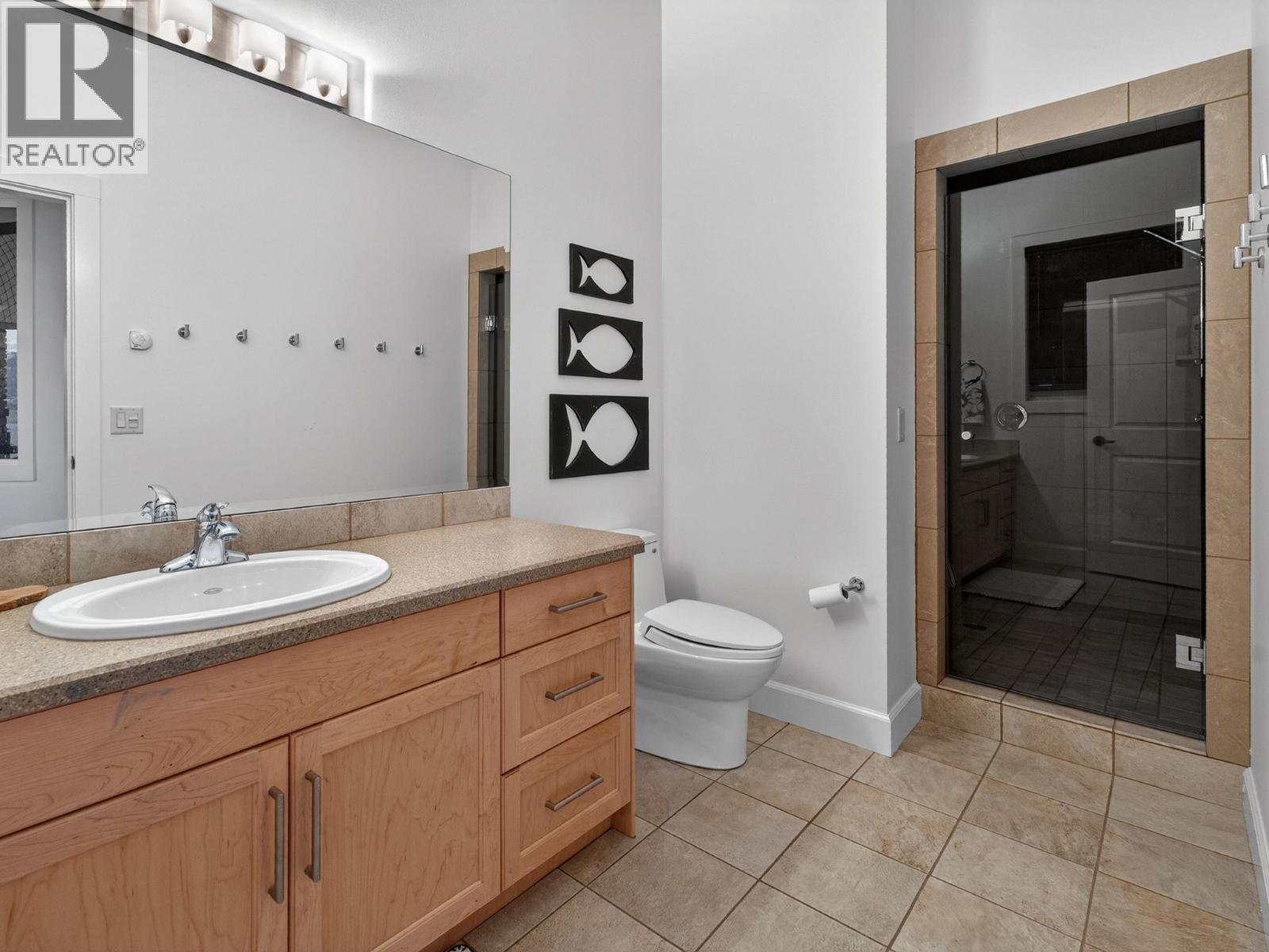 390 Okaview Road - 51