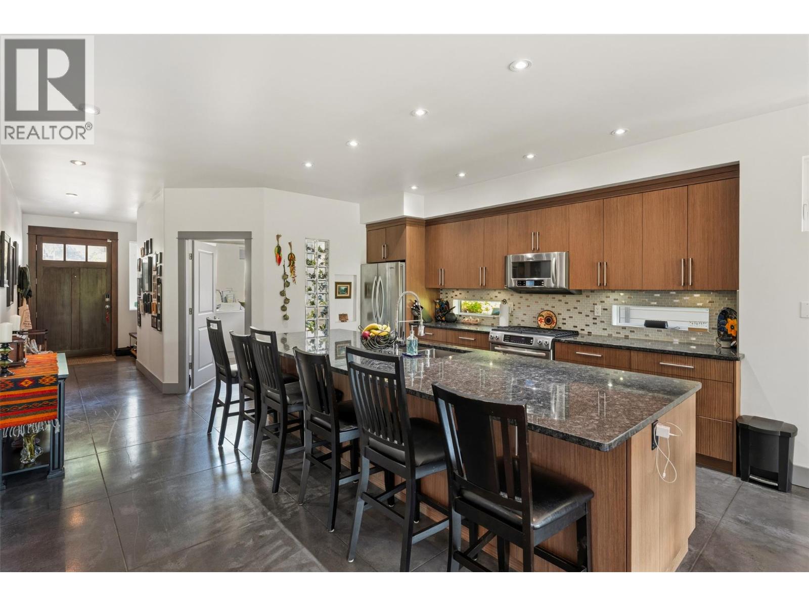 729 CREEKSIDE Road, Penticton