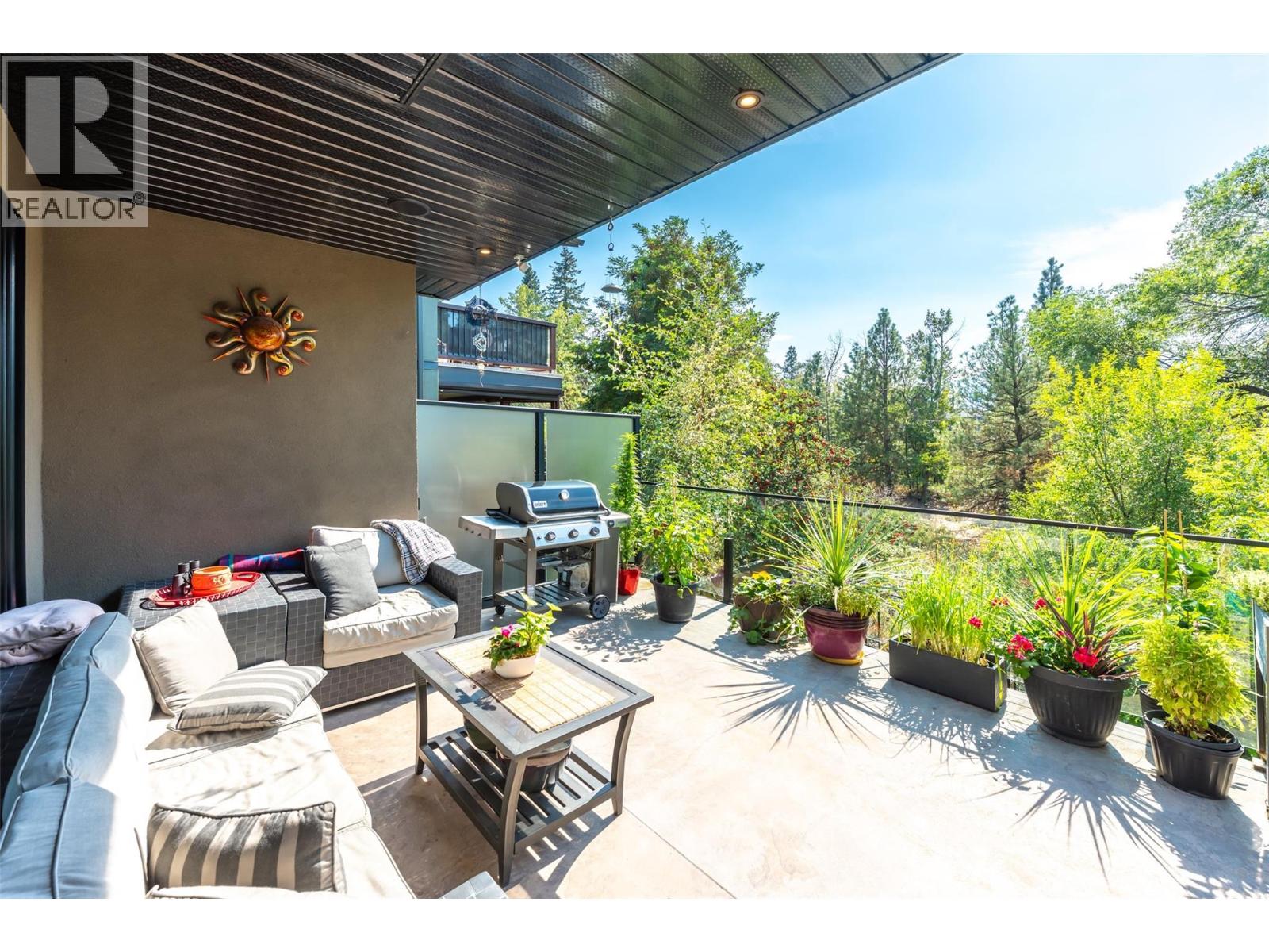 729 CREEKSIDE Road, Penticton