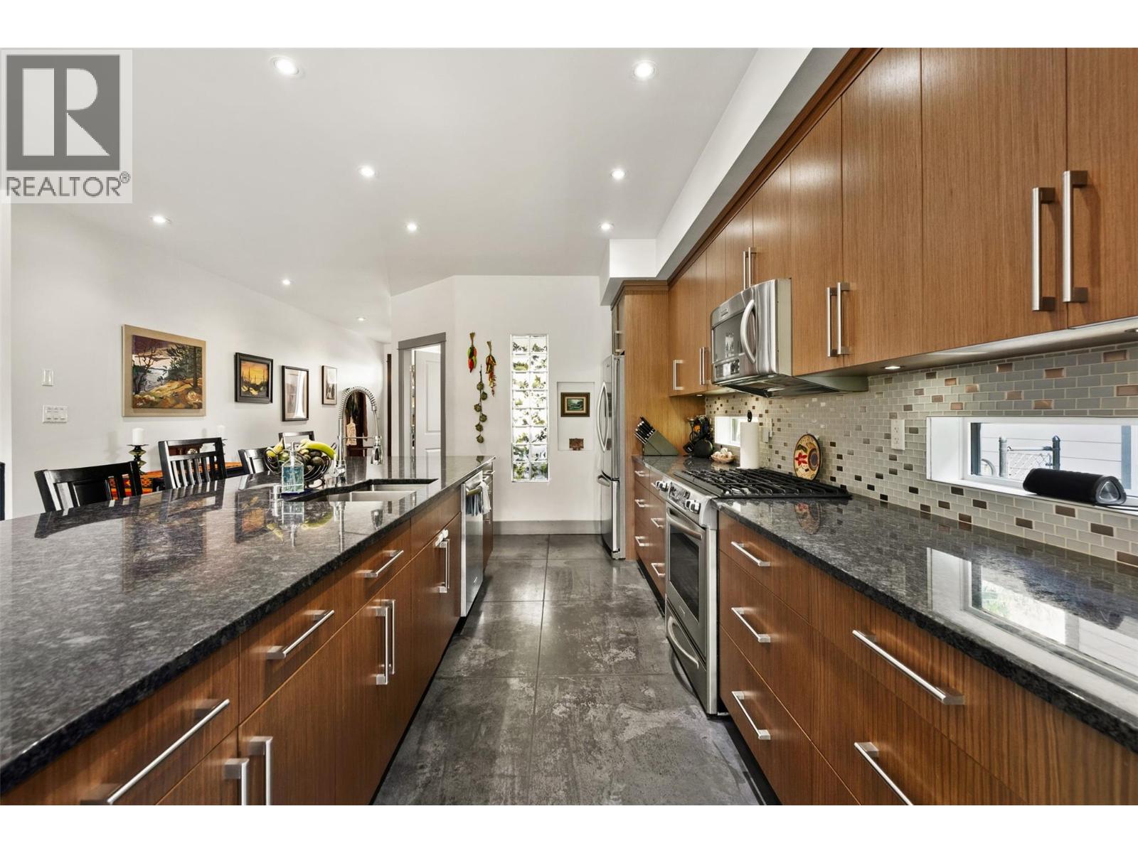 729 CREEKSIDE Road - 2