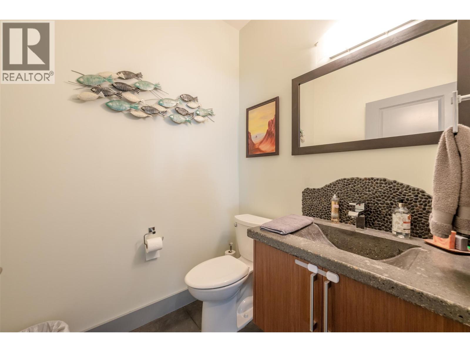 729 CREEKSIDE Road, Penticton