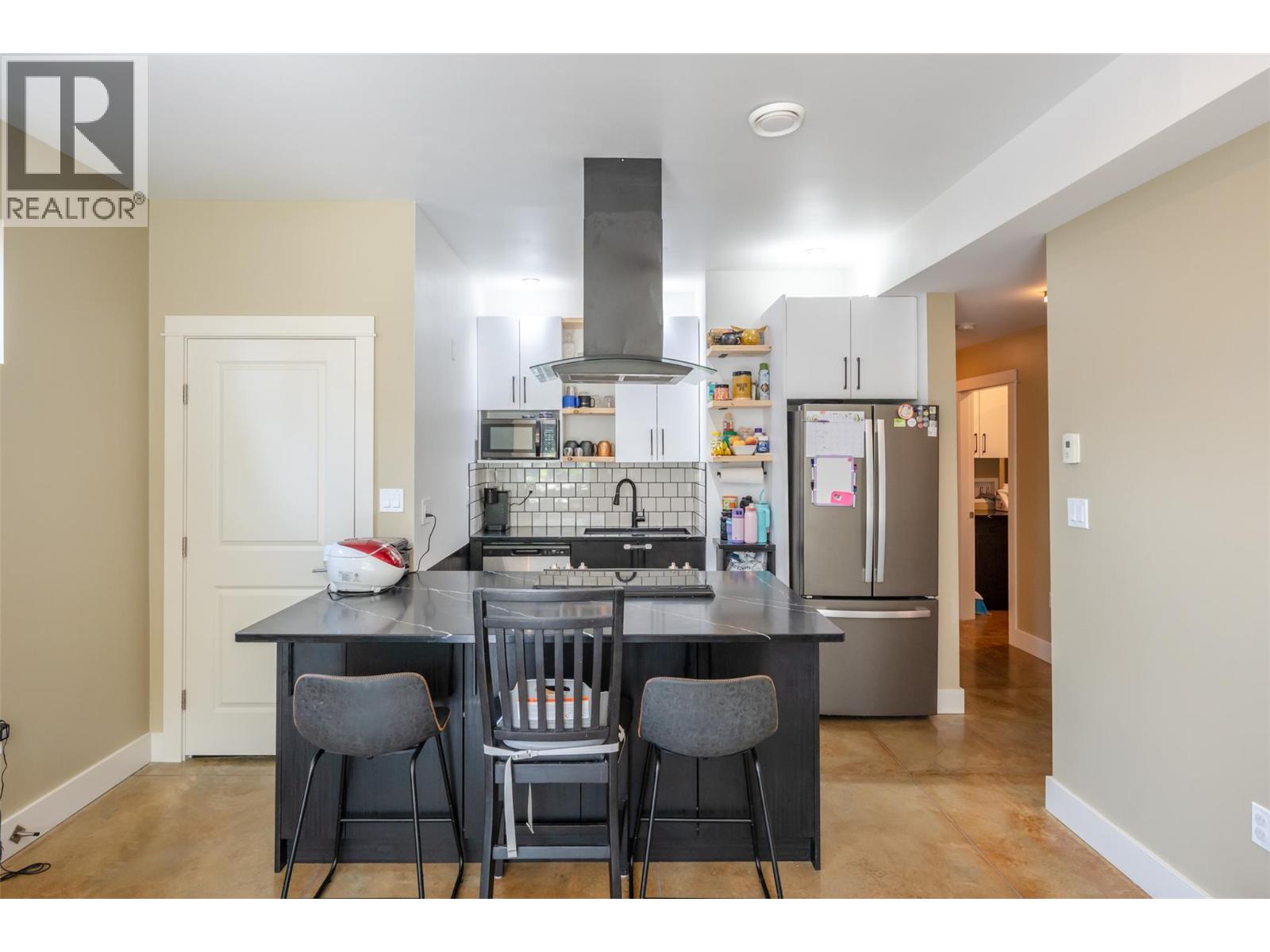 729 CREEKSIDE Road, Penticton