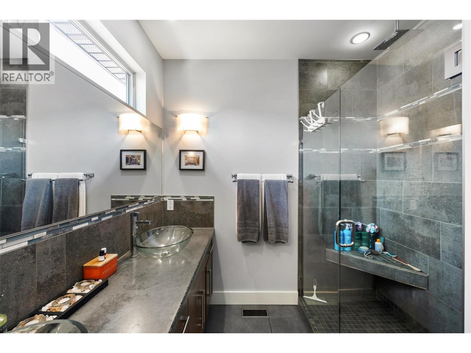 729 CREEKSIDE Road, Penticton