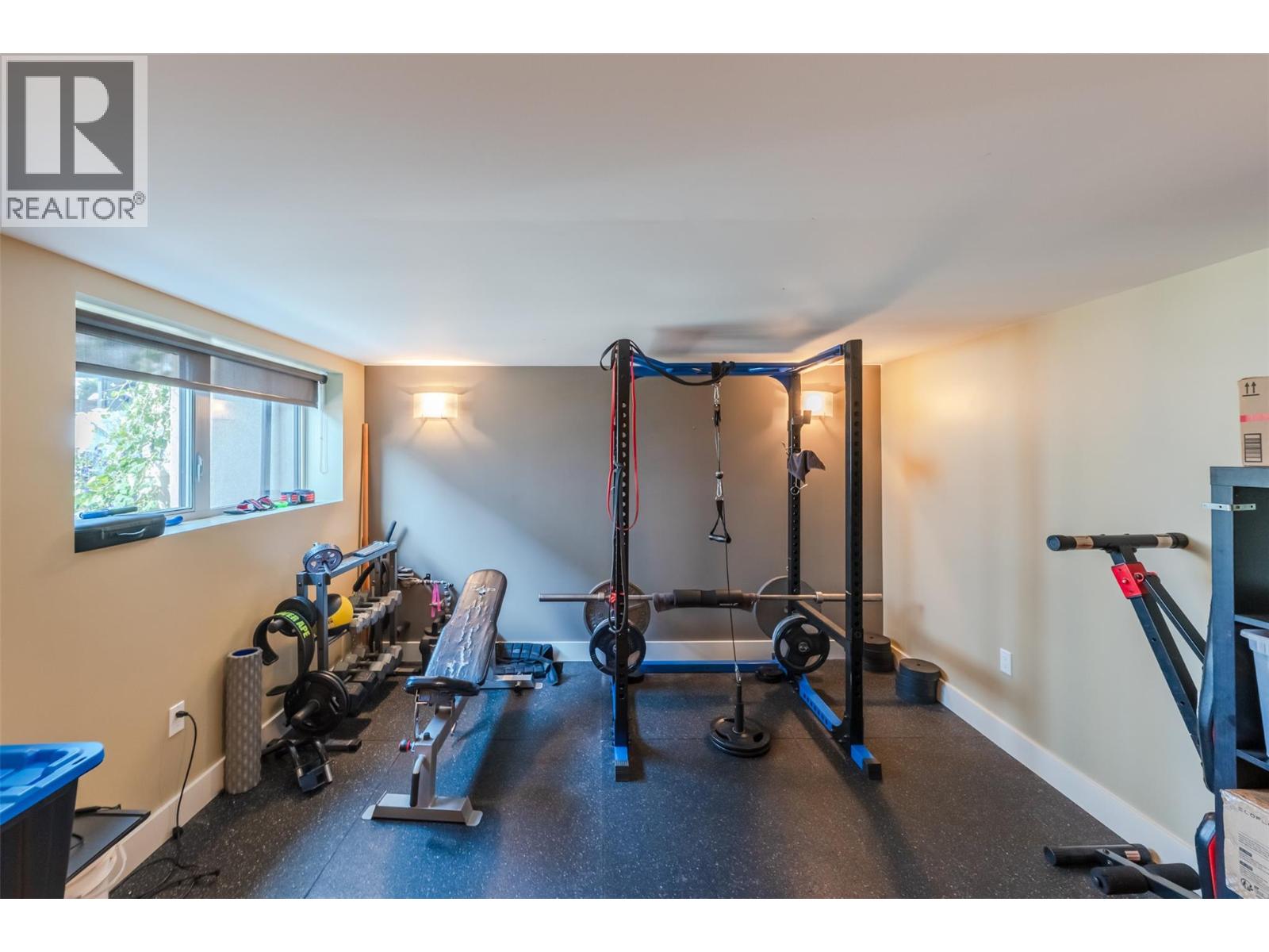 729 CREEKSIDE Road, Penticton
