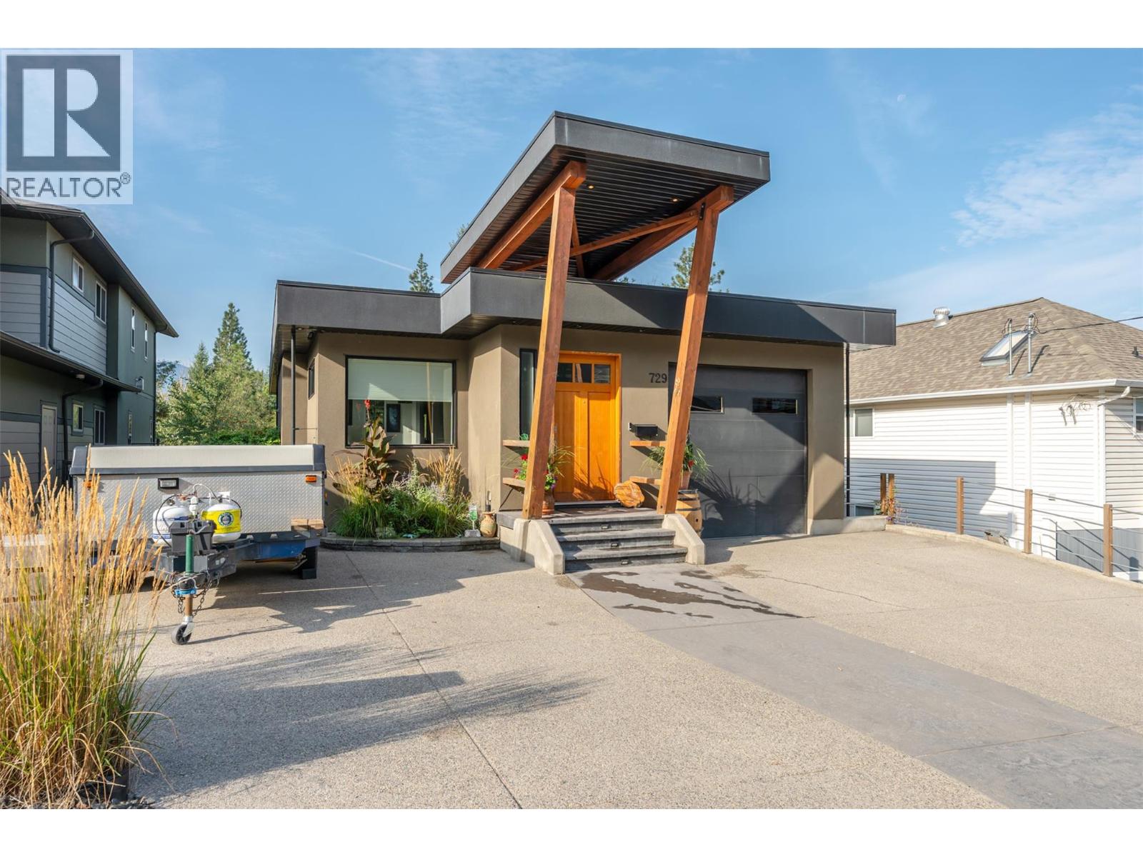 729 CREEKSIDE Road - 1