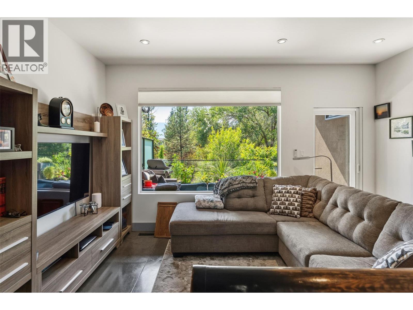 729 CREEKSIDE Road - 5