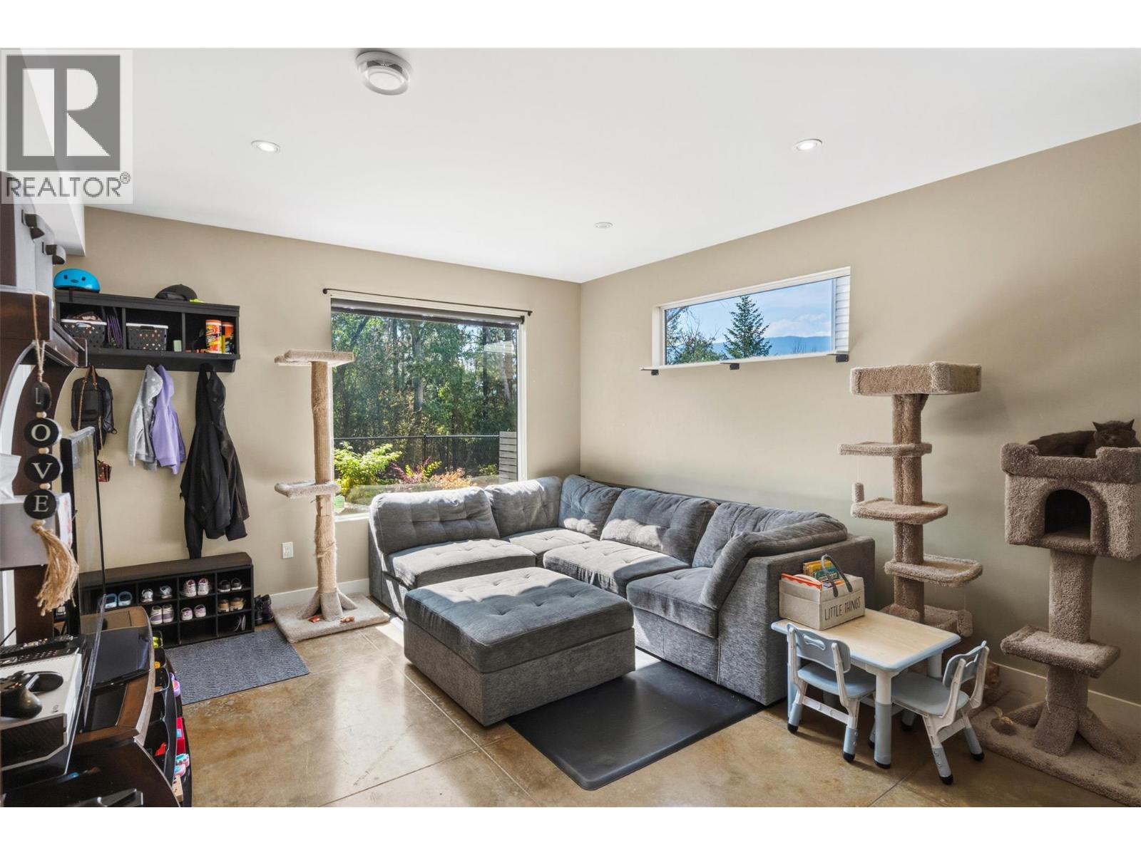 729 CREEKSIDE Road, Penticton