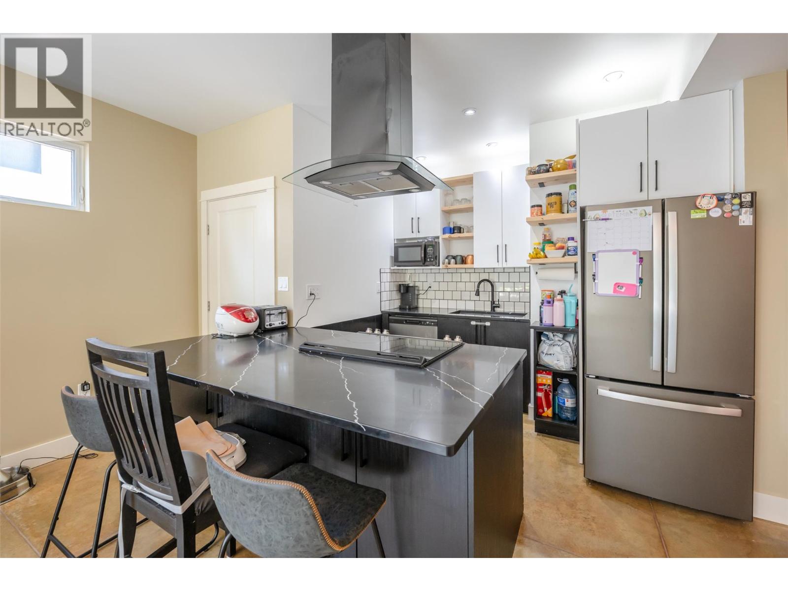729 CREEKSIDE Road, Penticton