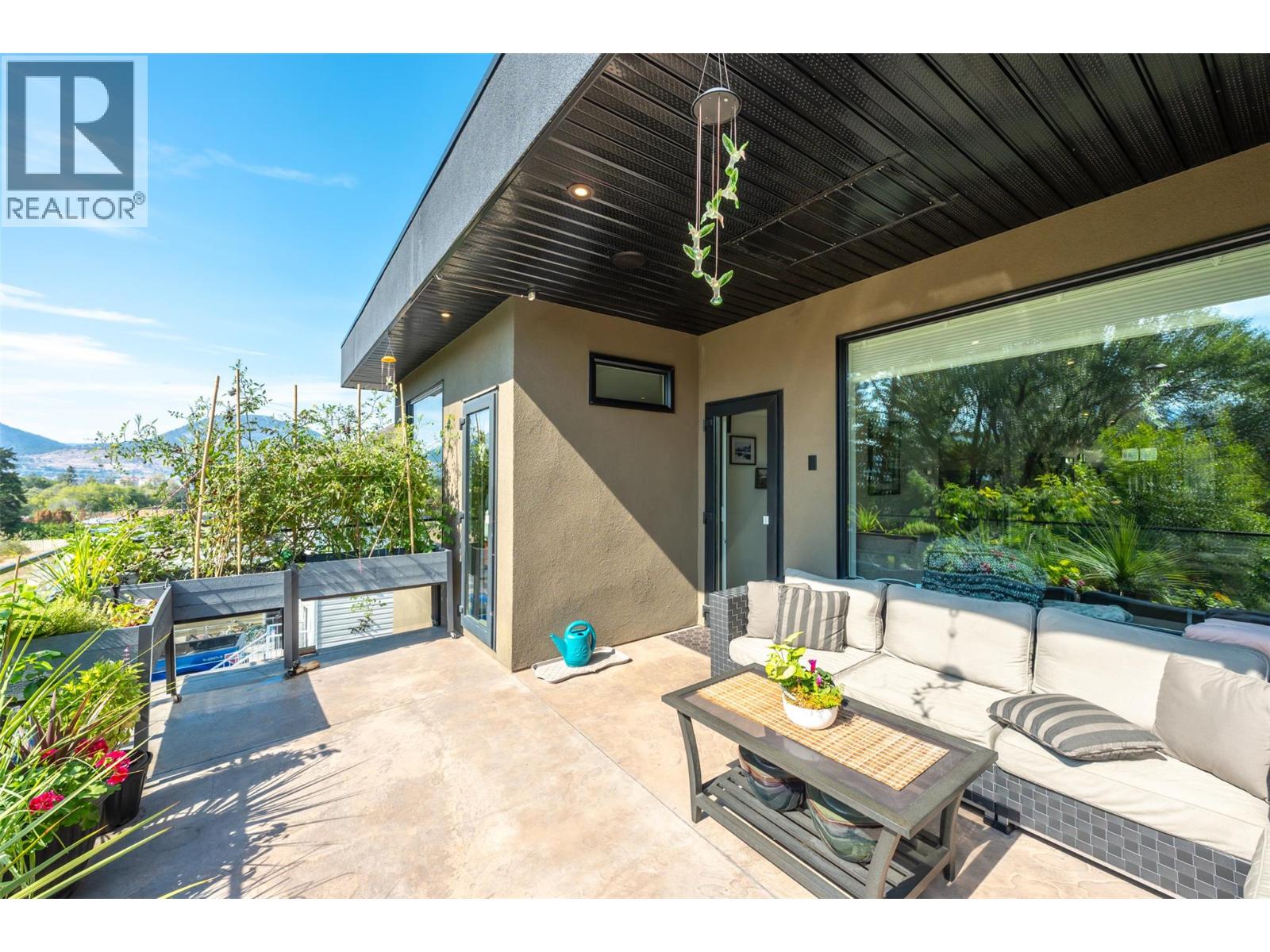 729 CREEKSIDE Road, Penticton