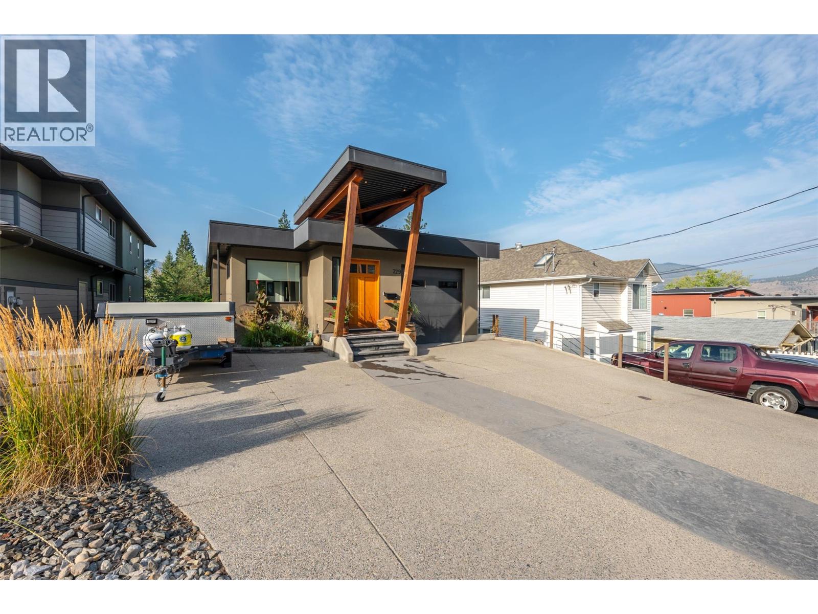 729 CREEKSIDE Road, Penticton