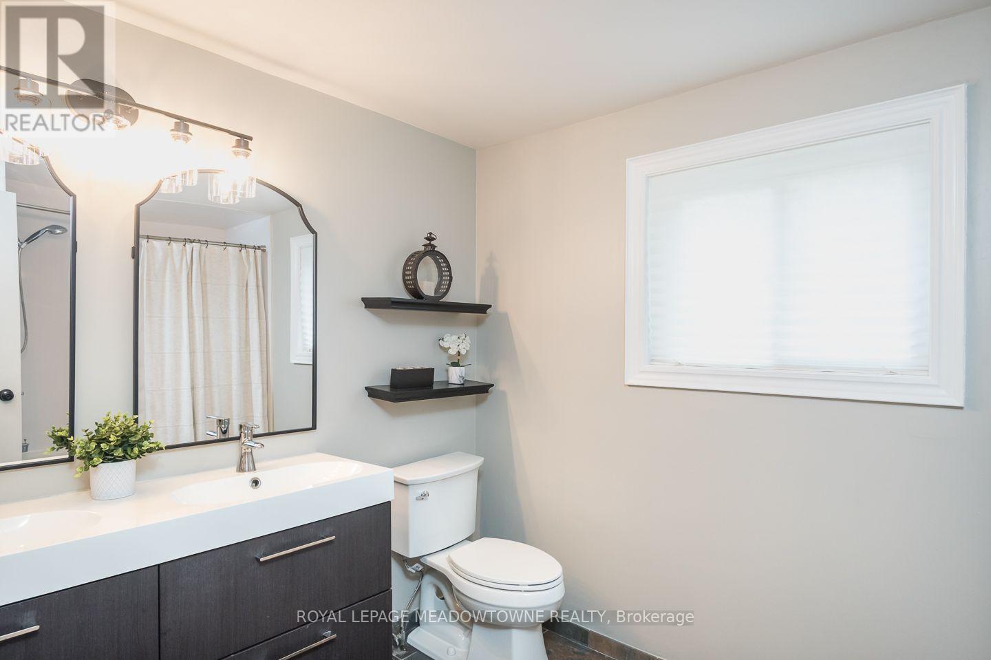 823 LAURIER AVENUE - Image 31