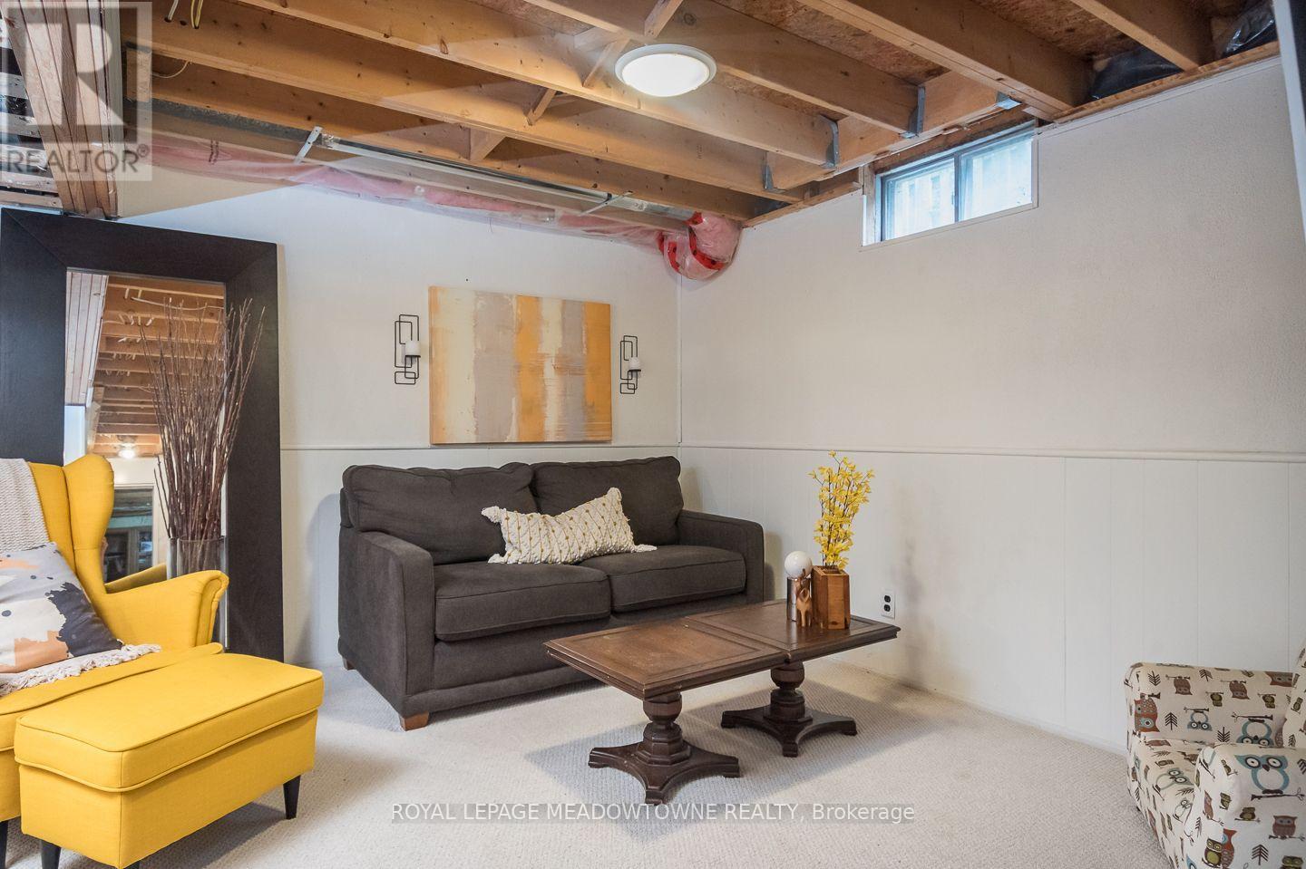 823 LAURIER AVENUE - Image 35