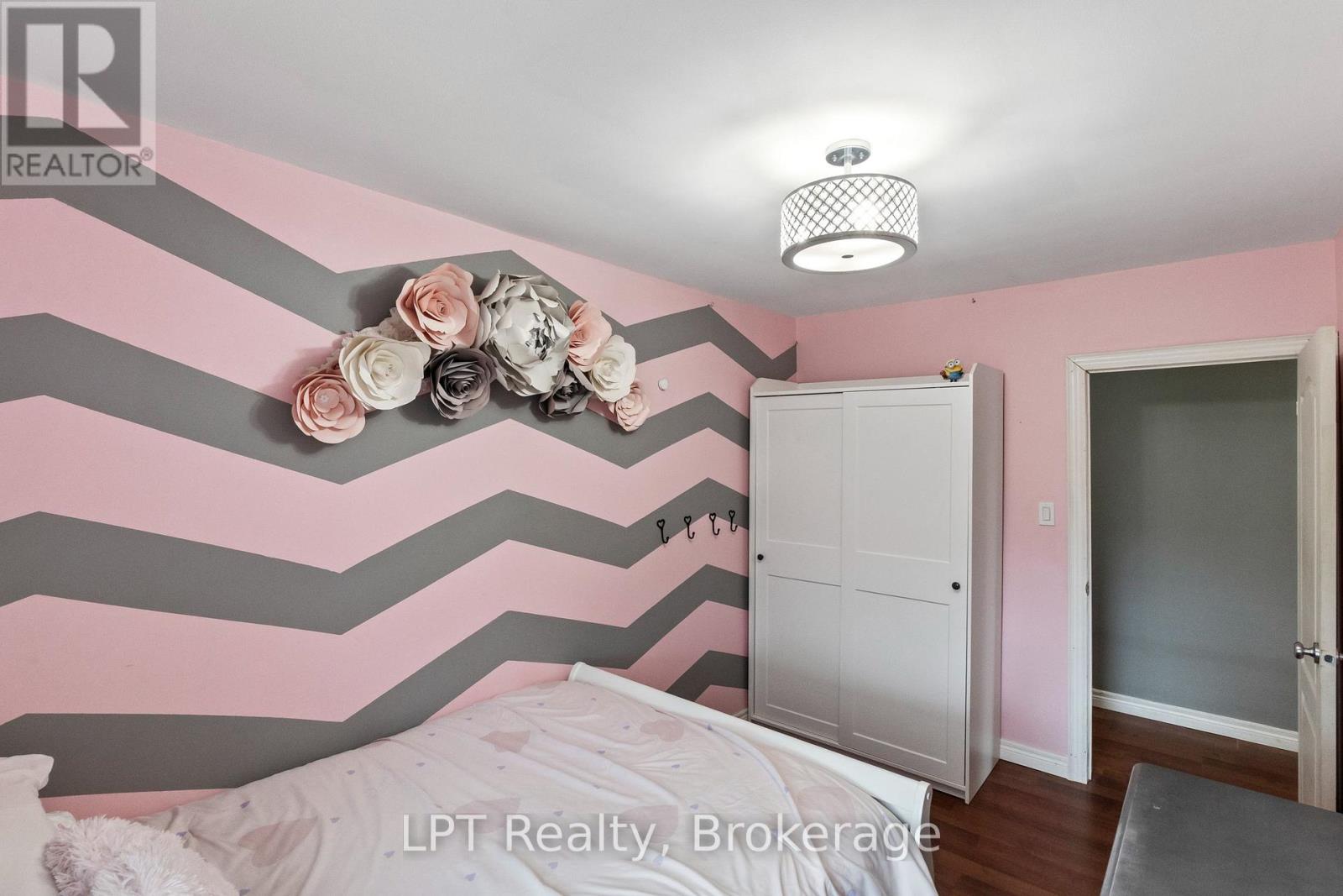 9 LAKEVIEW AVENUE - Image 19