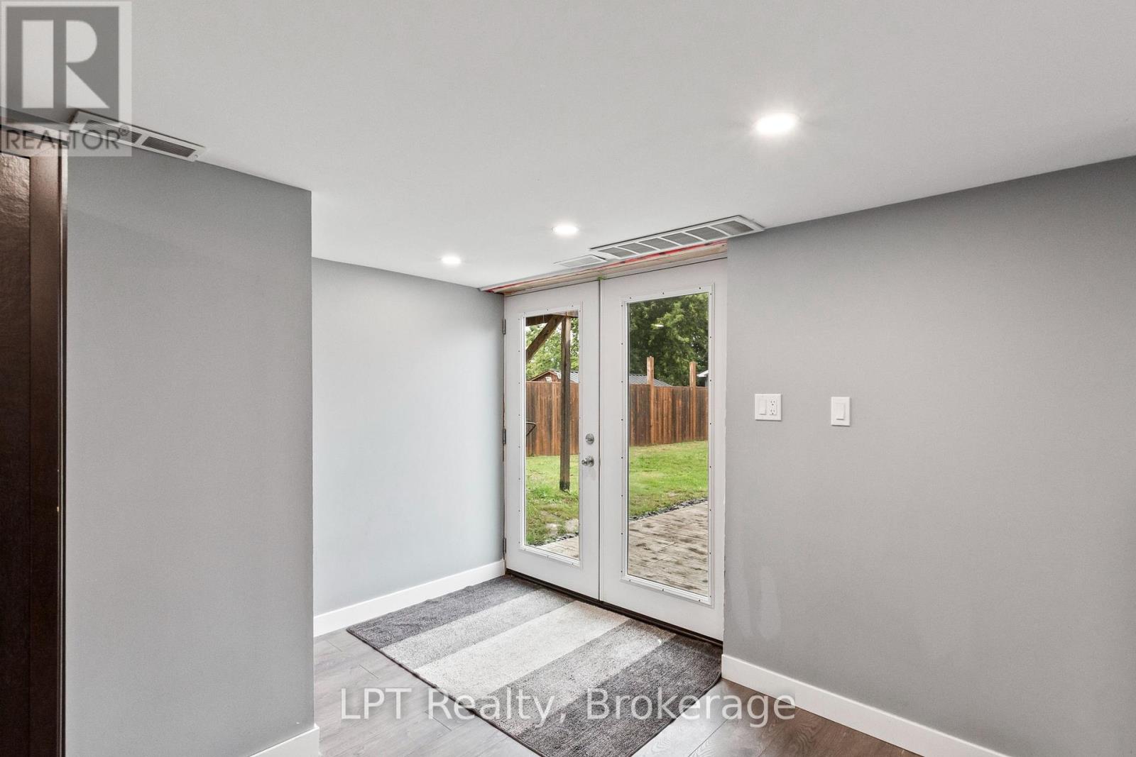 9 LAKEVIEW AVENUE - Image 30