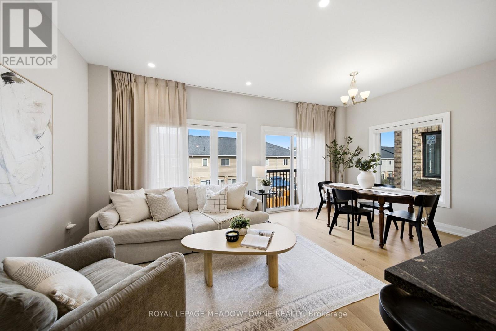 #5 675 VICTORIA ROAD - 21