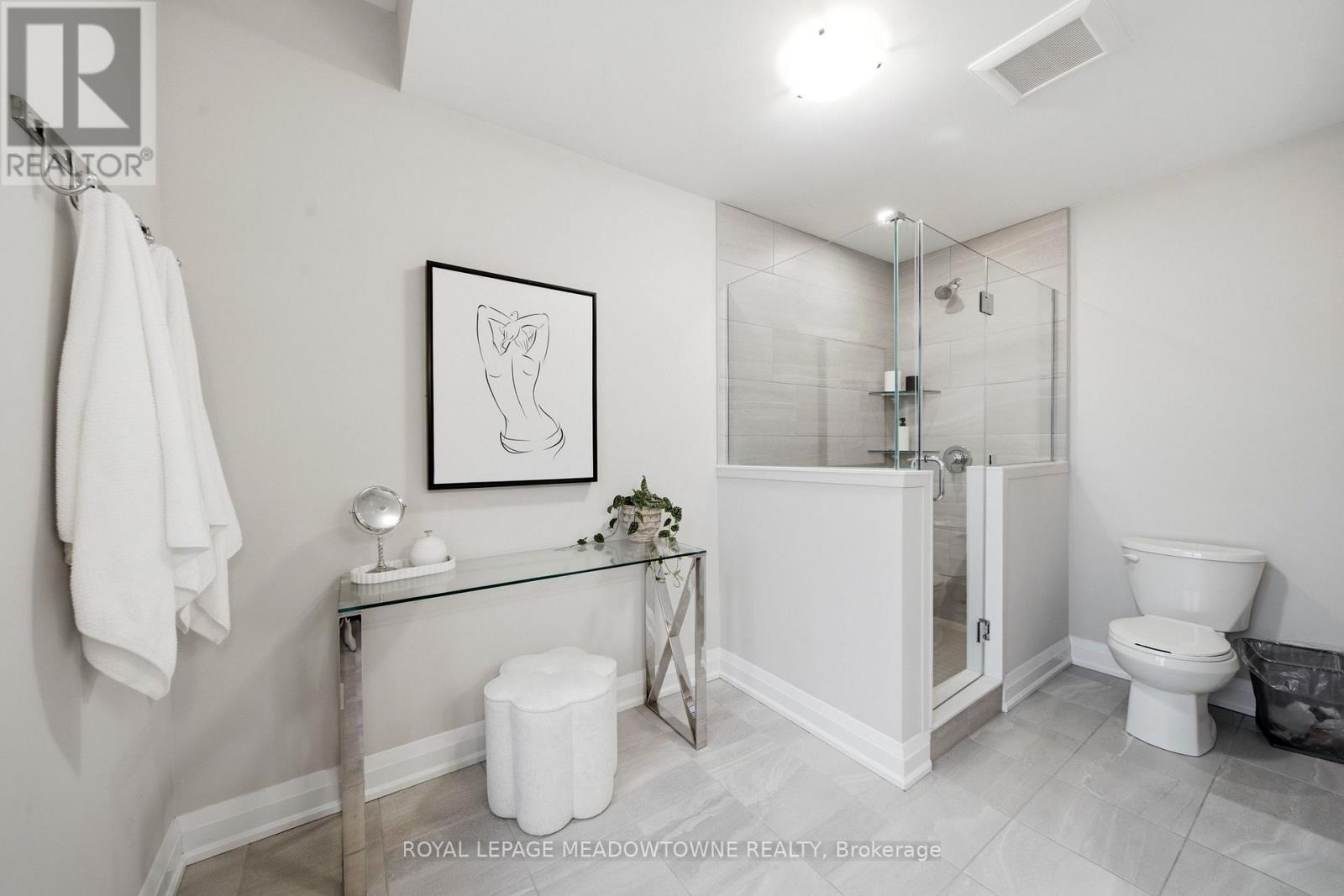 #5 675 VICTORIA ROAD - Image 29