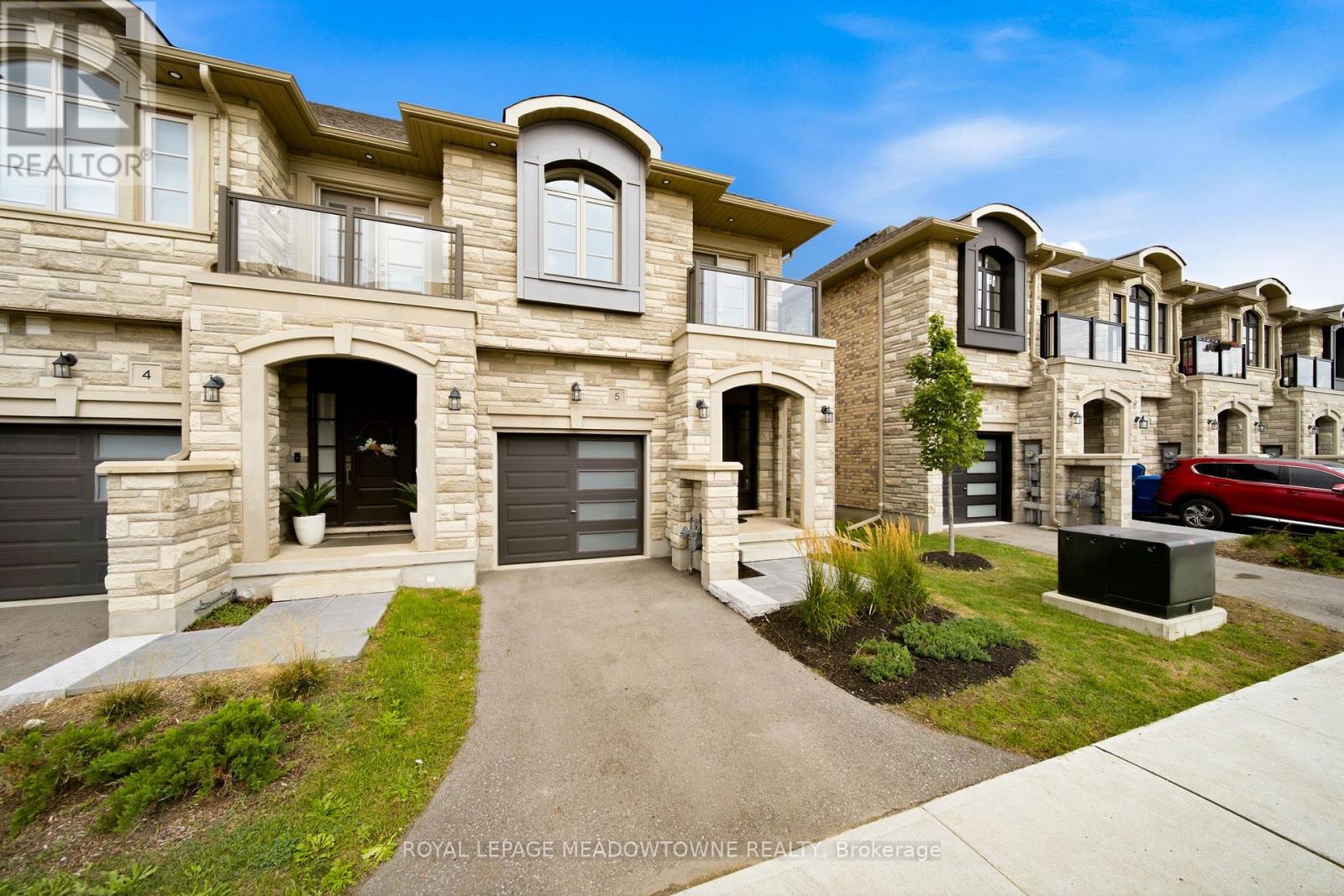 #5 675 VICTORIA ROAD - 3
