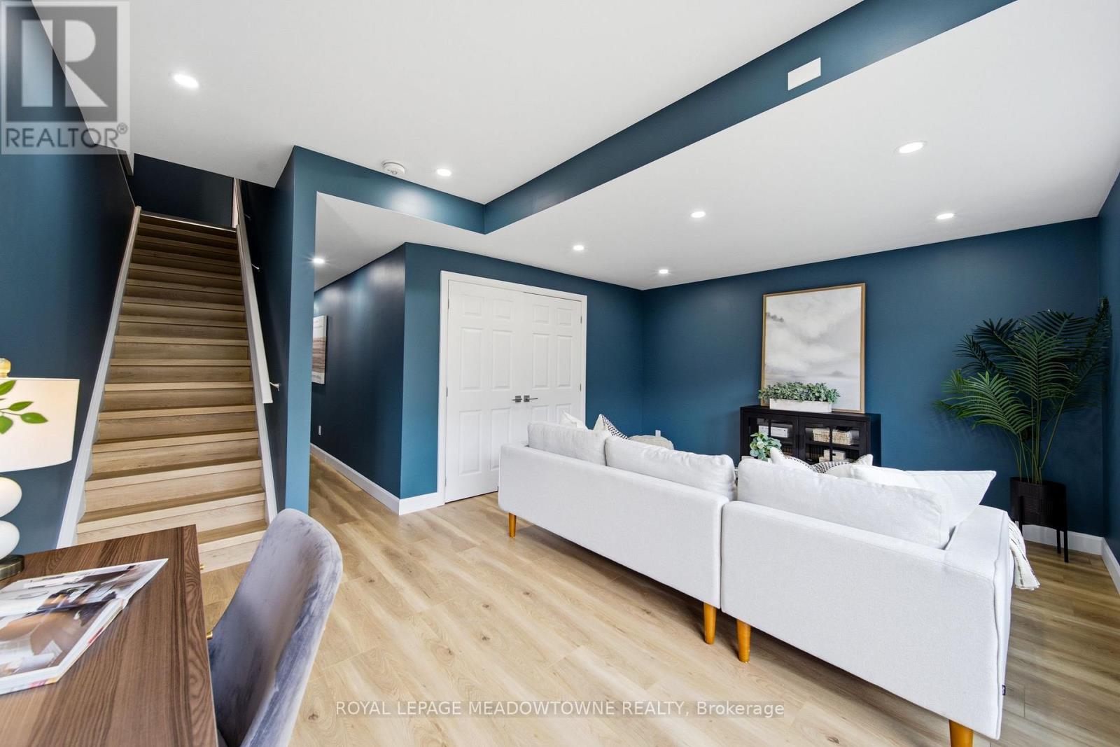 #5 675 VICTORIA ROAD - Image 39