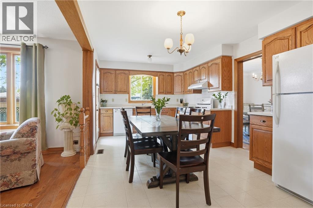 11 GREENBRIAR Court - 7