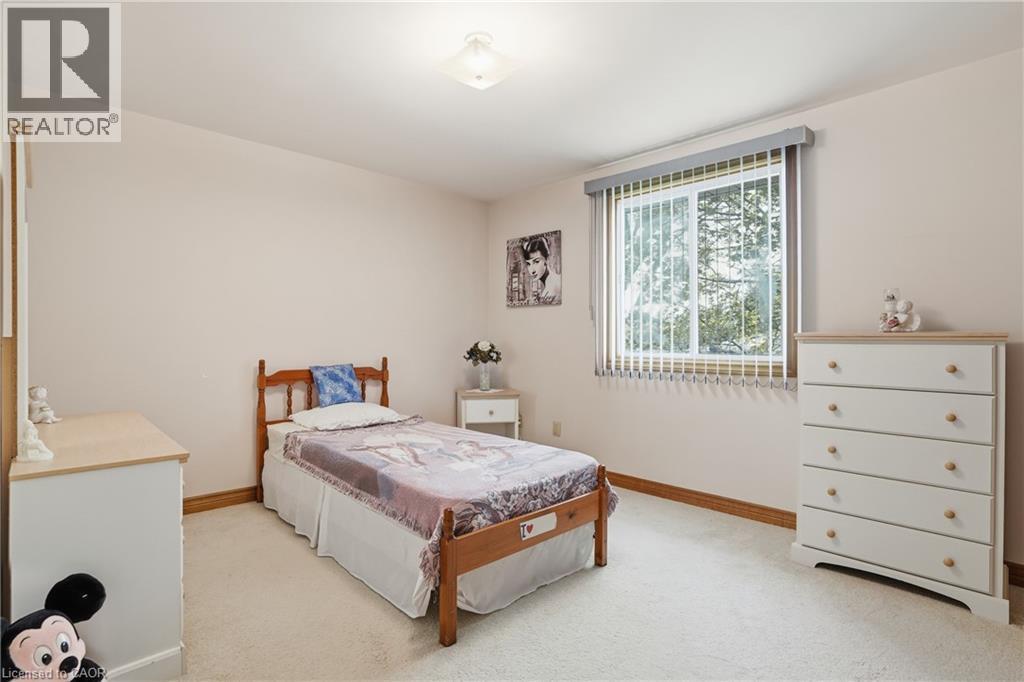 11 GREENBRIAR Court - Image 19