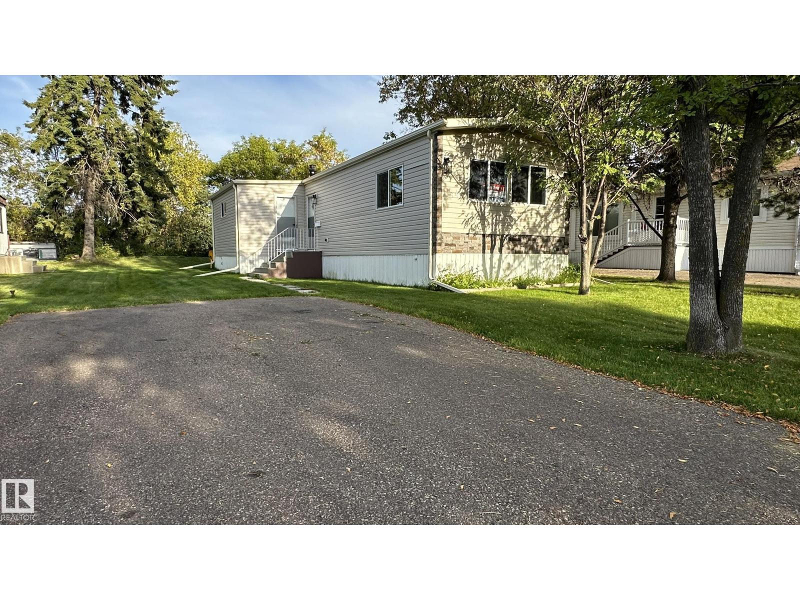 44 Rim RD NW, Edmonton, Alberta, T6P1G7, Edmonton, Alberta — photo 2 of 5