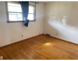 8759 81 Av Nw, Edmonton, AB T6C0W5 Photo 7