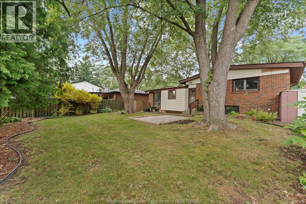 4339 ASHFIELD CRESCENT - 24