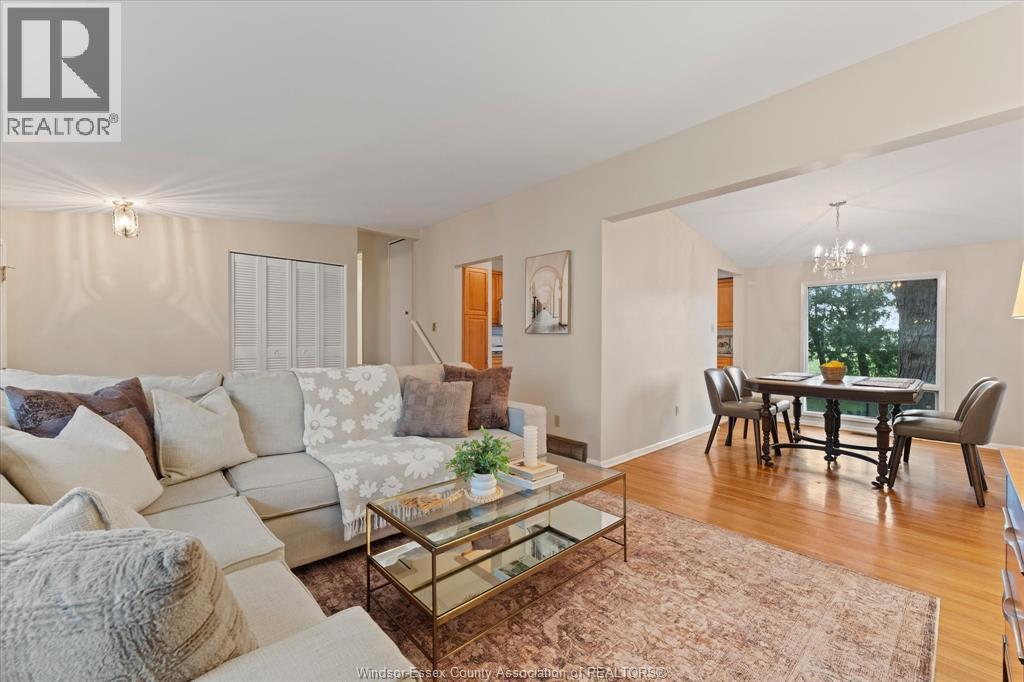 4339 ASHFIELD CRESCENT - 6